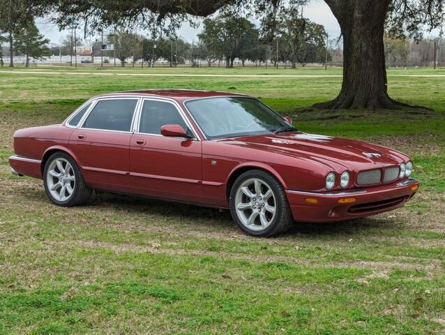 Jaguar XJR
