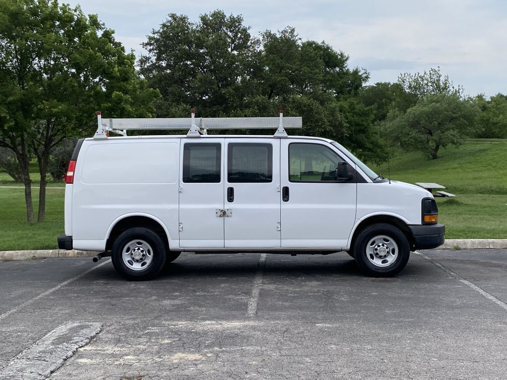 2011 CHEVROLET Express