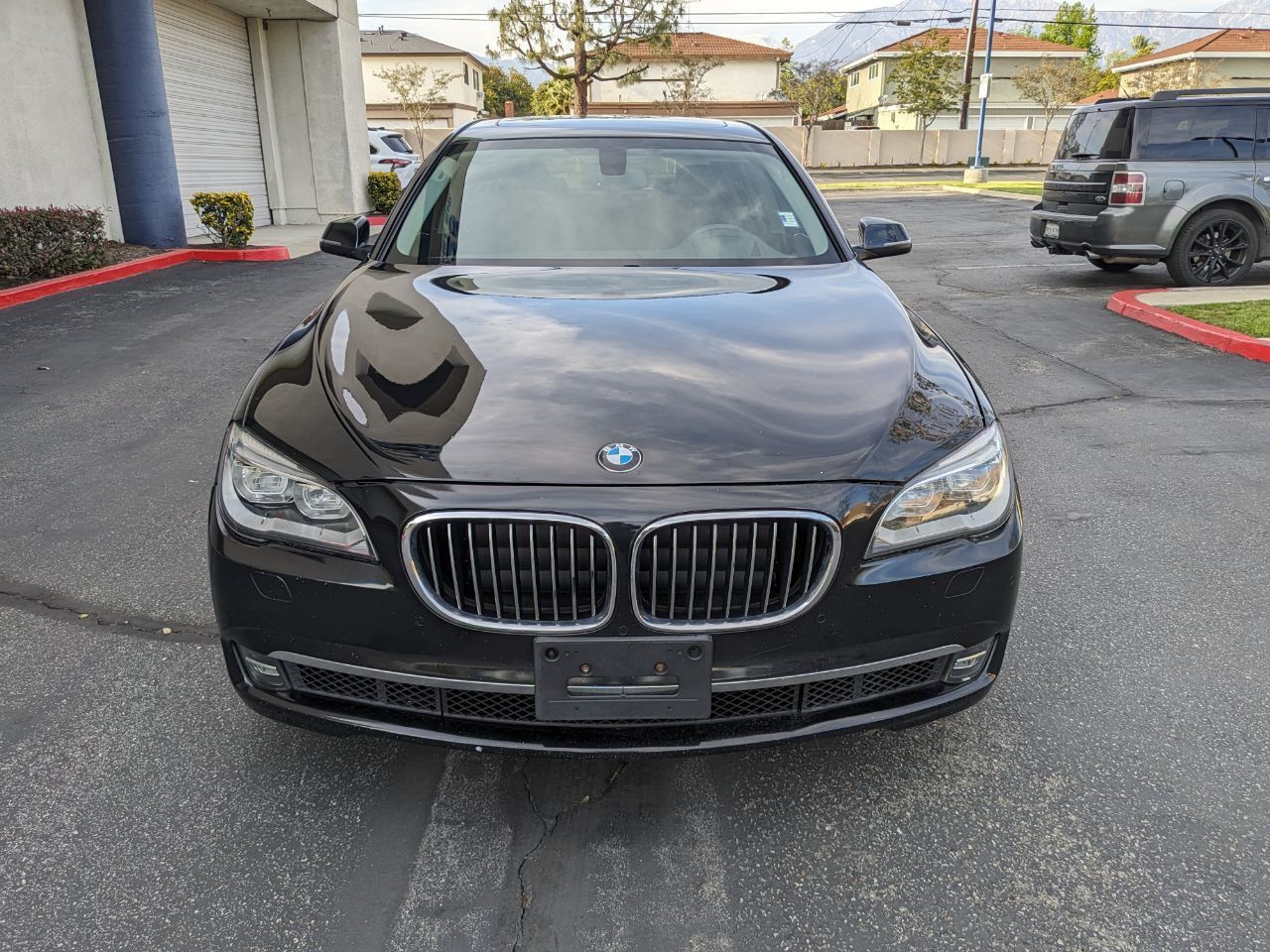 BMW 740i