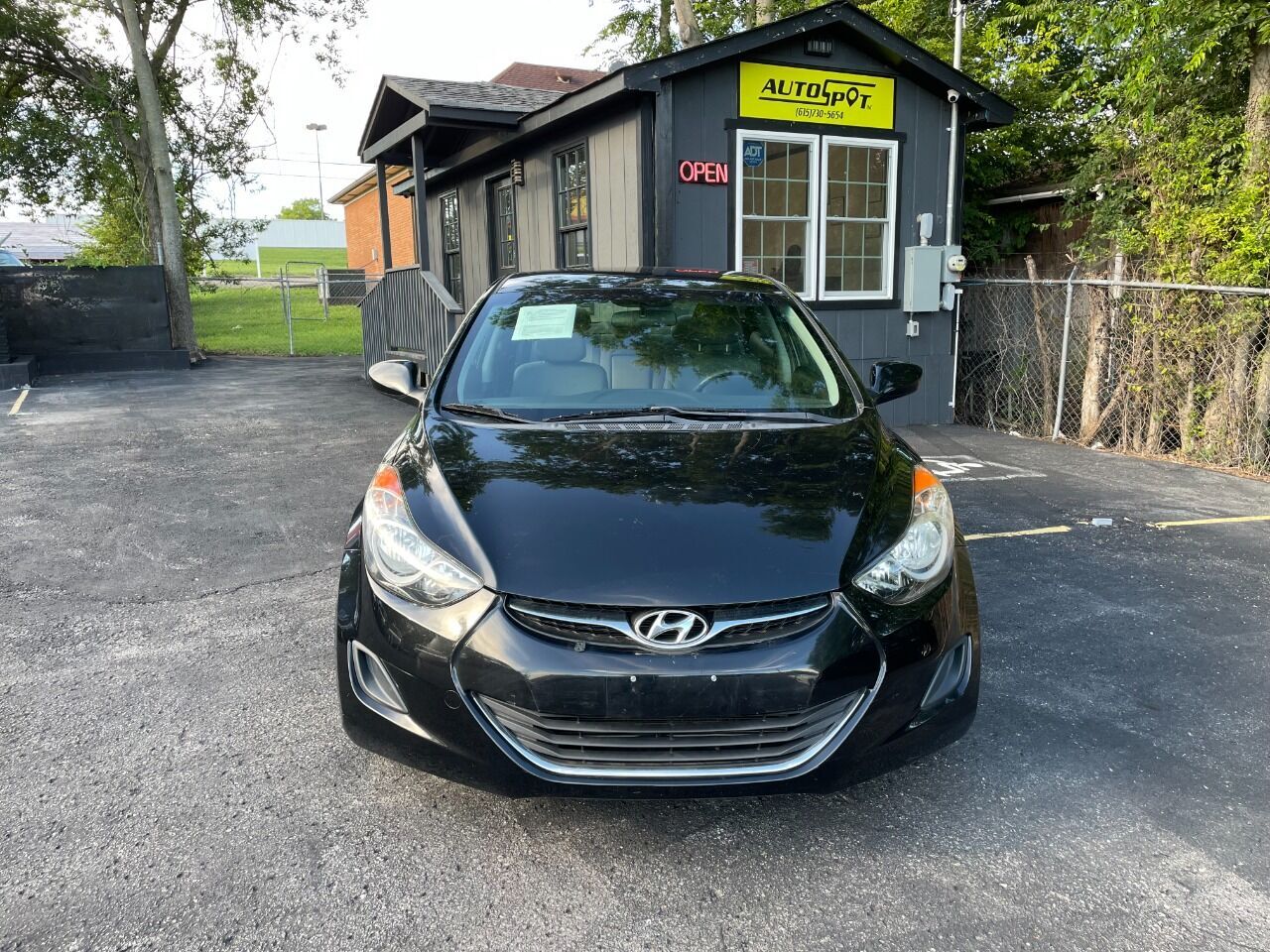 2012 HYUNDAI Elantra