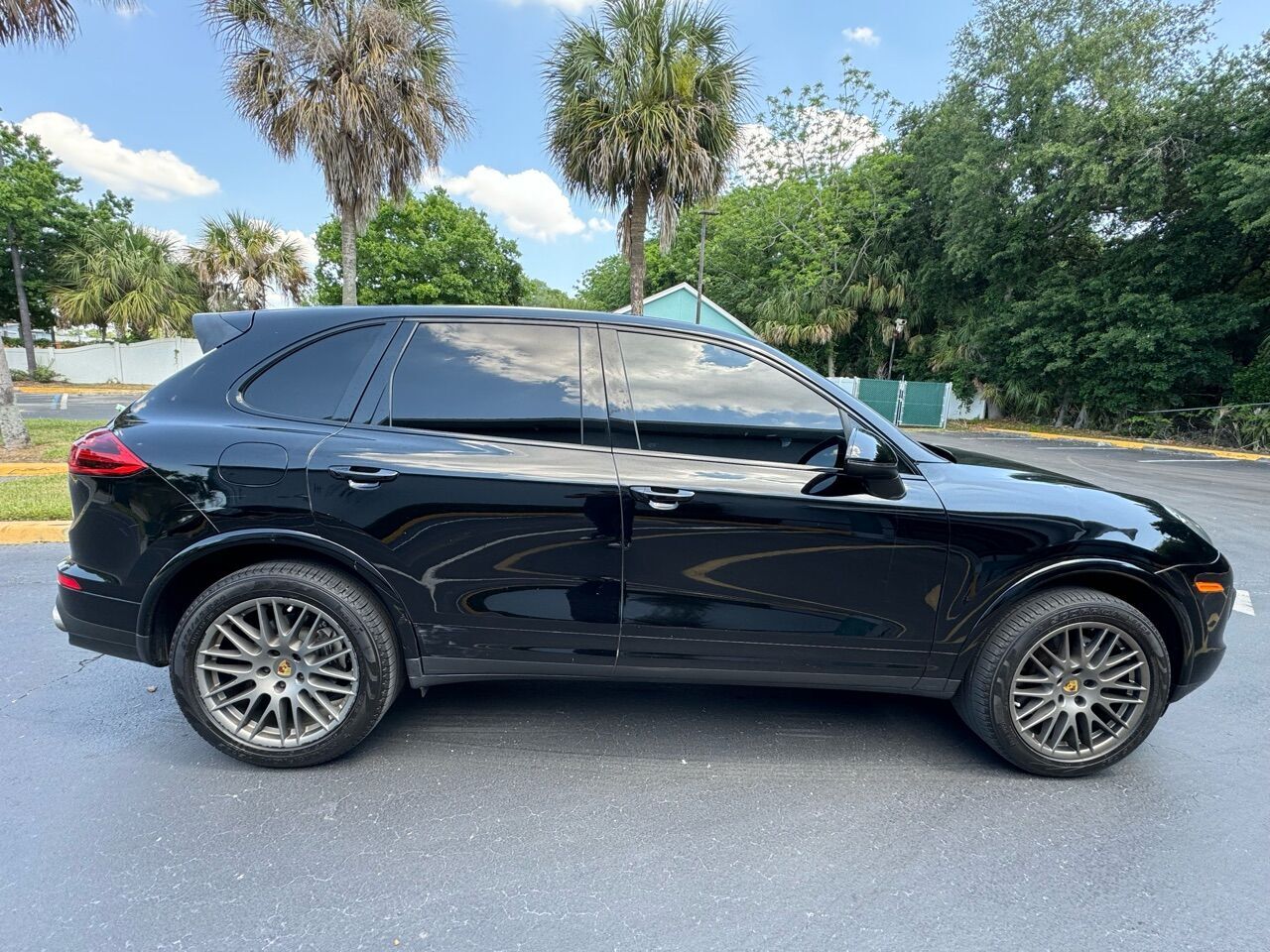 2017 PORSCHE Cayenne