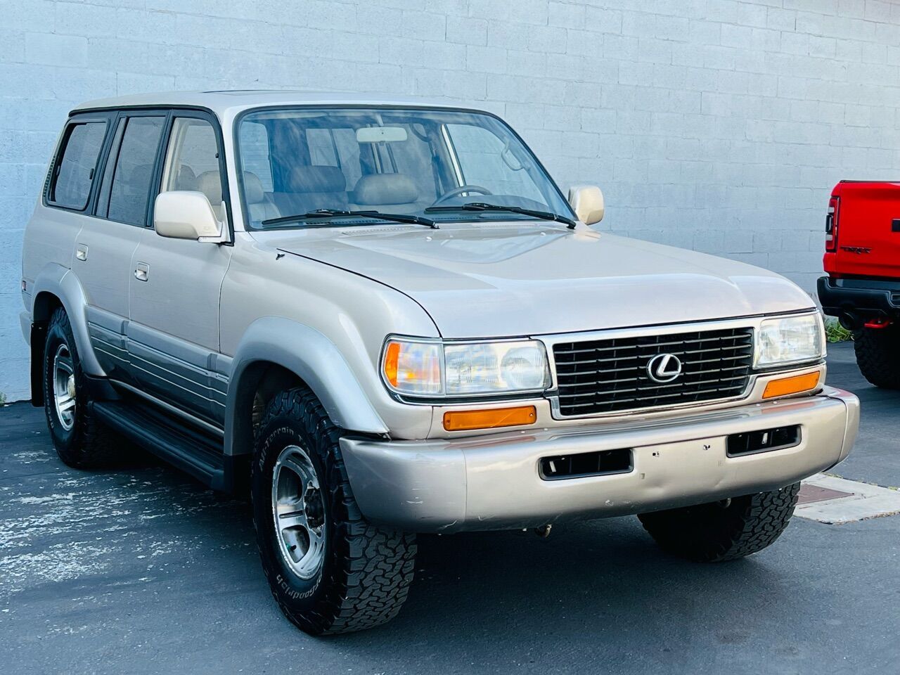 Lexus LX
