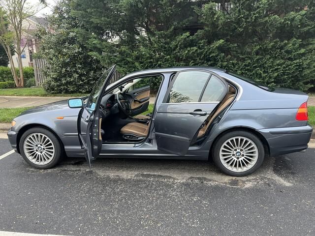 BMW 330i