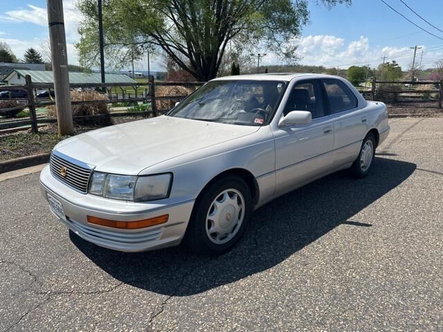 Lexus LS
