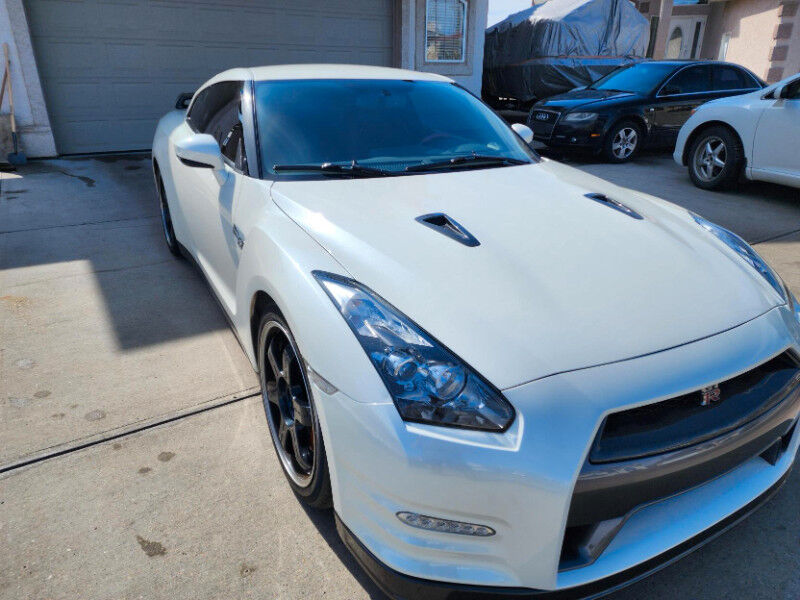 Nissan GT-R