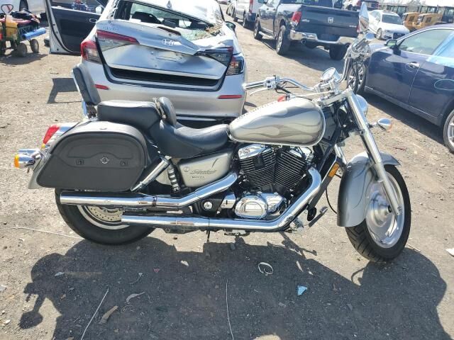 Honda VT1100C2 (SHADOW SABRE)