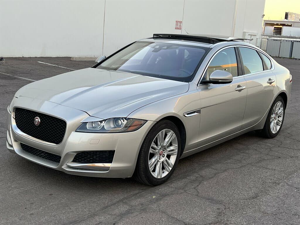 2017 JAGUAR XF