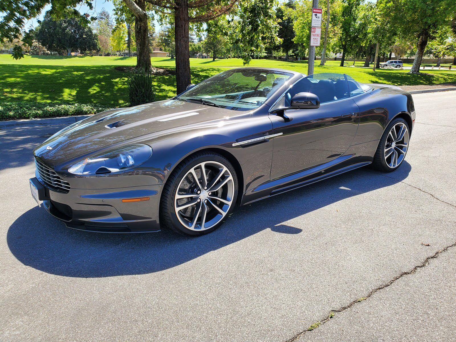 Aston Martin DBS