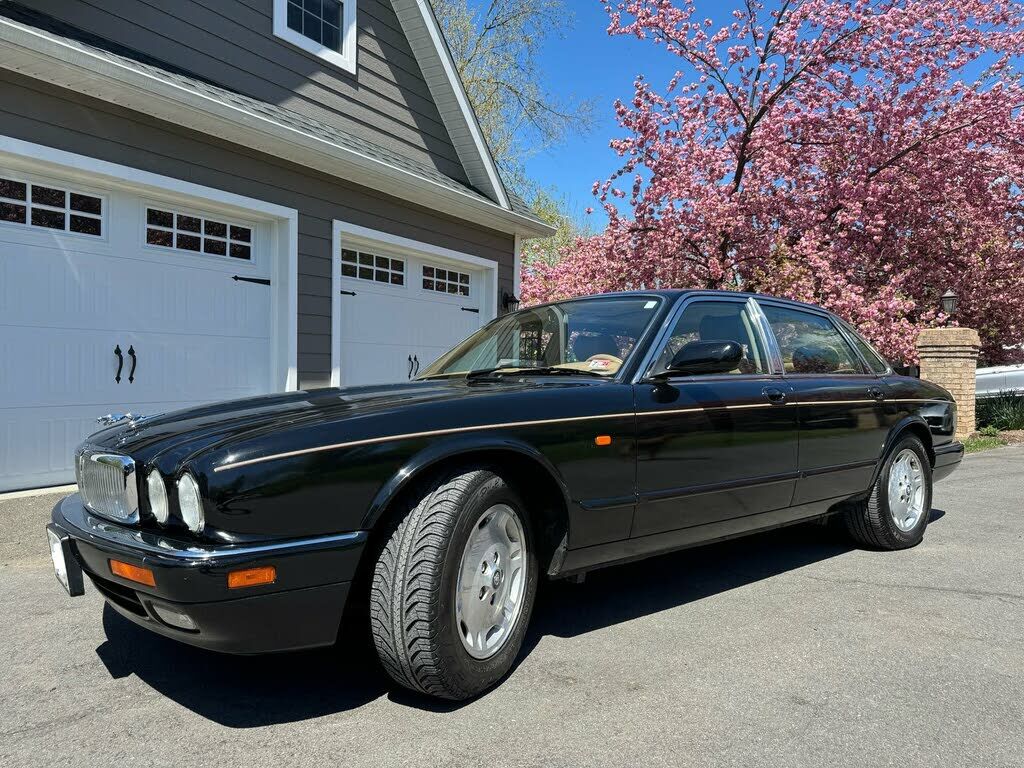 Jaguar XJ6