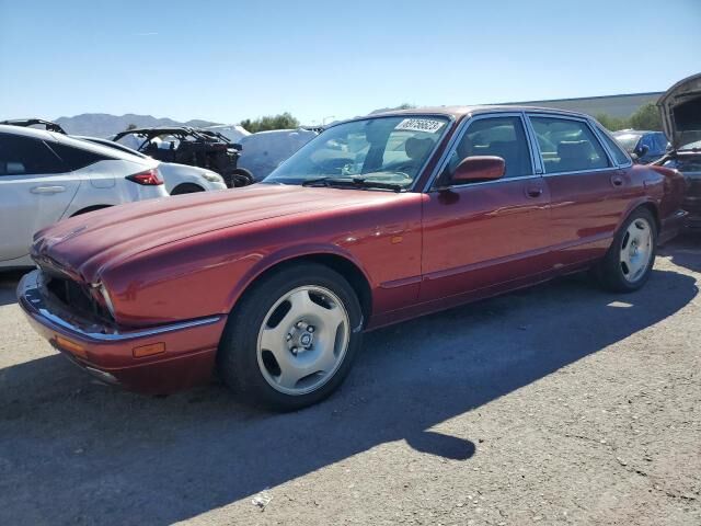 Jaguar XJR