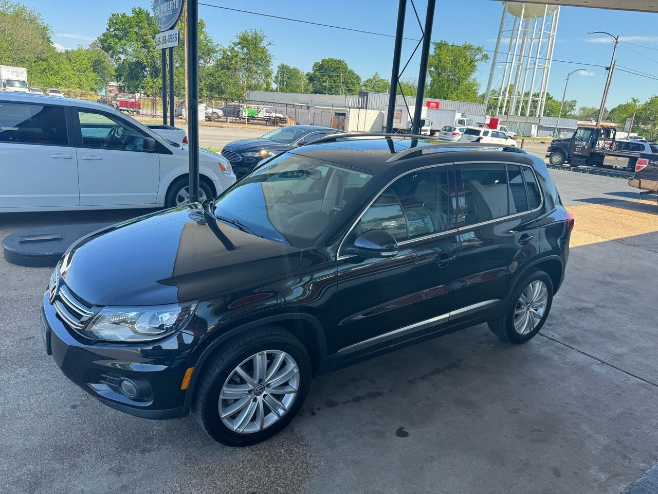 2016 VOLKSWAGEN Tiguan
