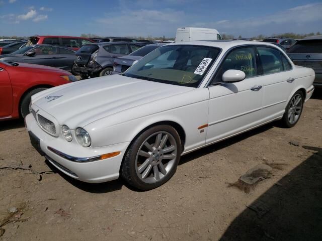 Jaguar XJR