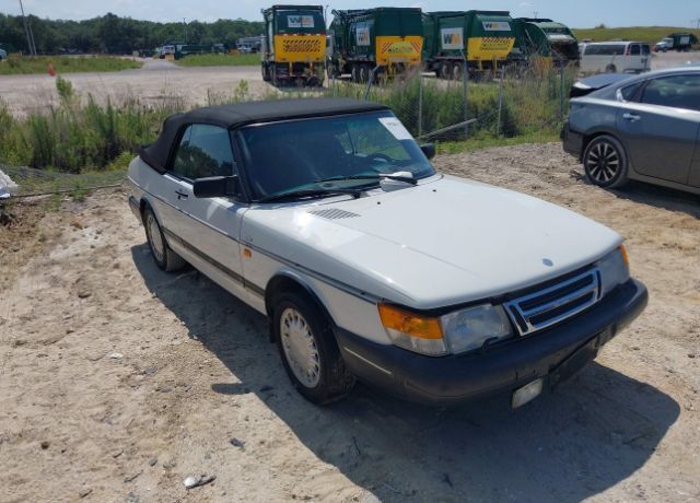 Saab 900