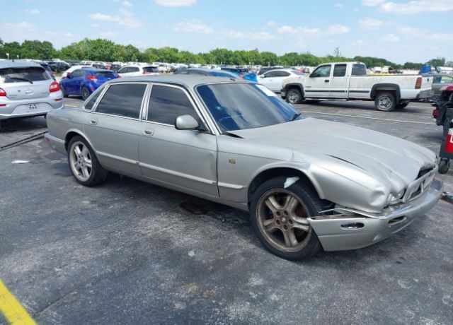 Jaguar XJR