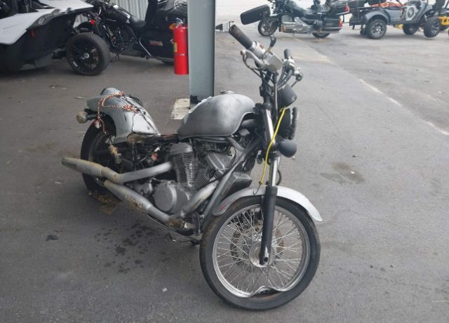 Honda VT600CD (SHADOW VLX DELUXE)