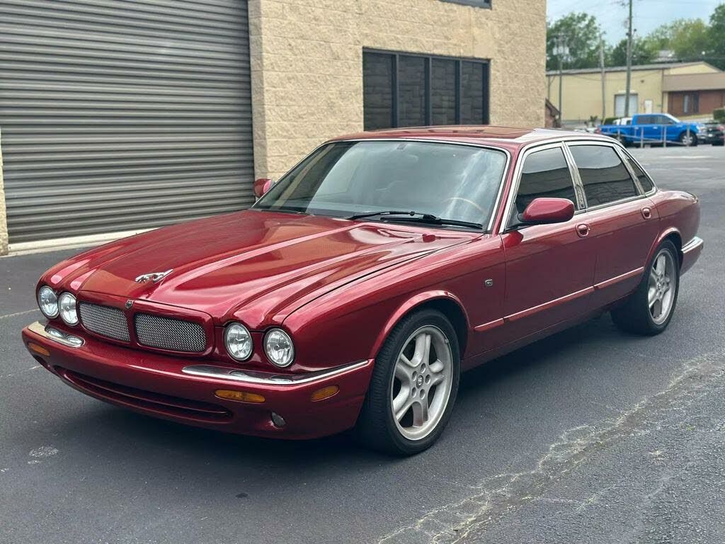 Jaguar XJR