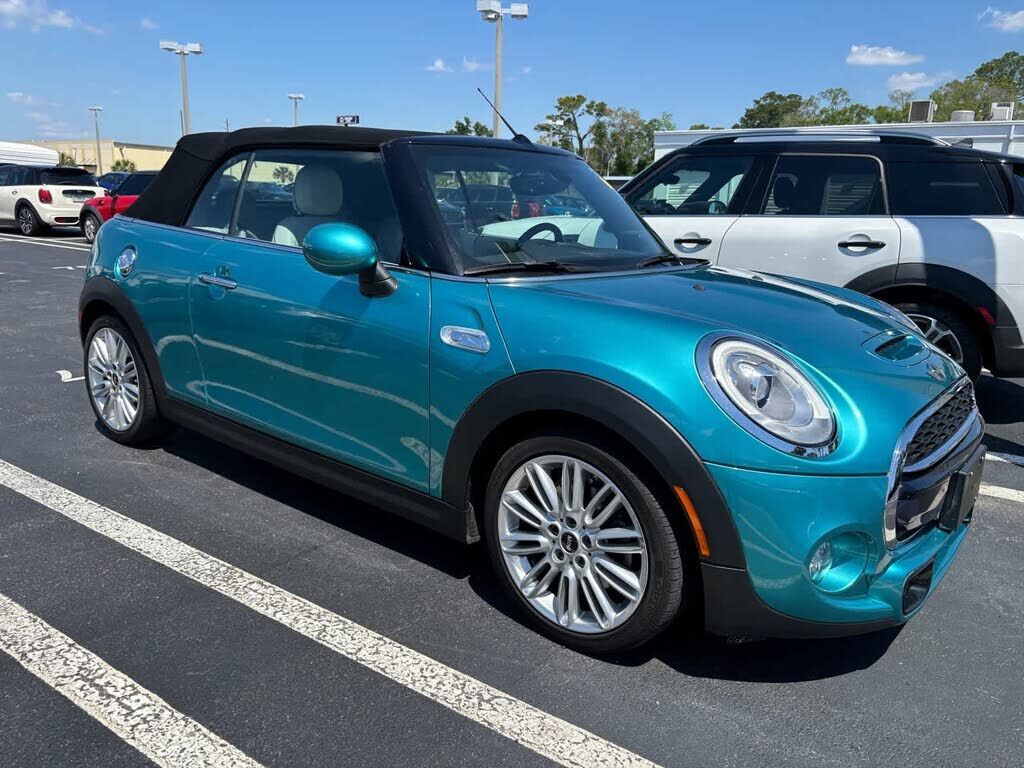 MINI Cooper Convertible