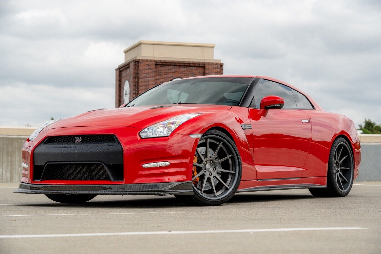 Nissan GT-R