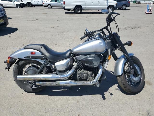 Honda VT750 (Shadow Phantom)