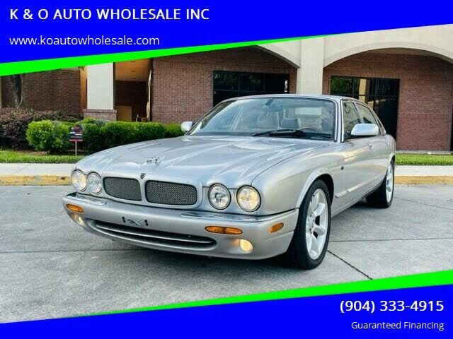 Jaguar XJR