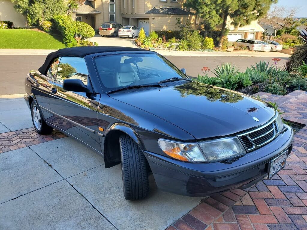 Saab 900