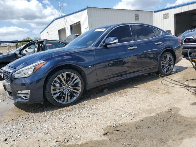 Infiniti Q70
