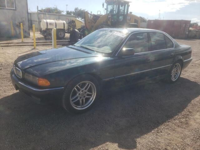 BMW 740i
