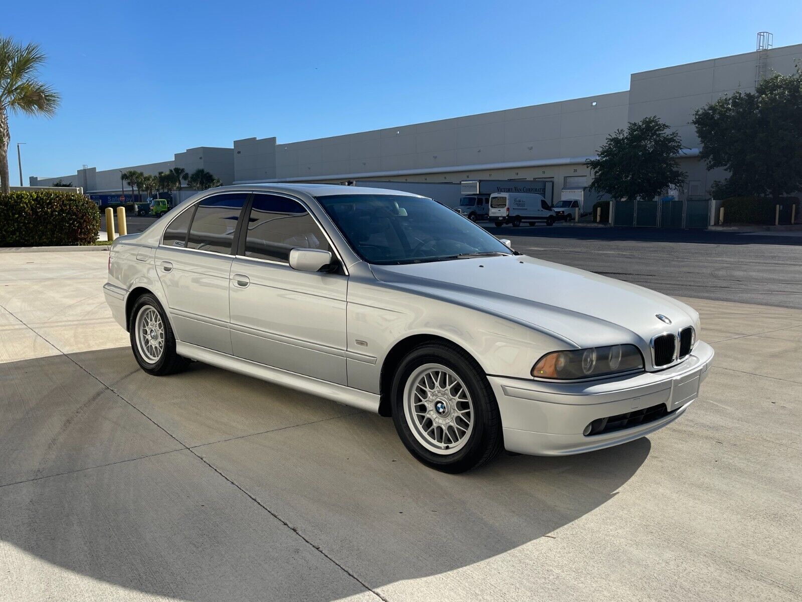 BMW 525i