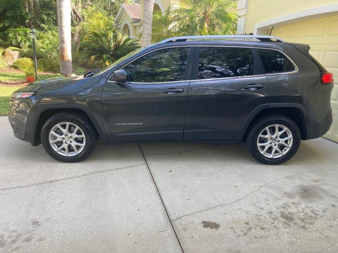 2017 JEEP Cherokee