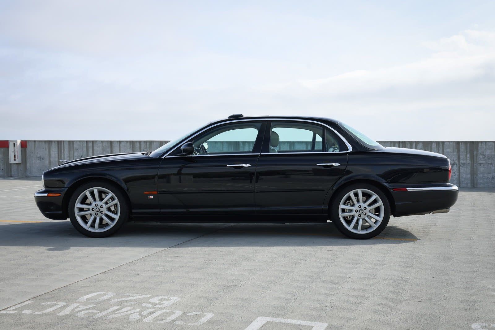 Jaguar XJR