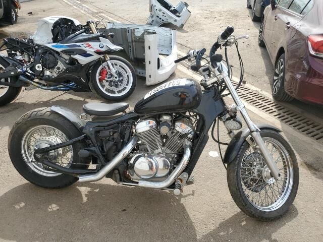 Honda VT600CD (SHADOW VLX DELUXE)