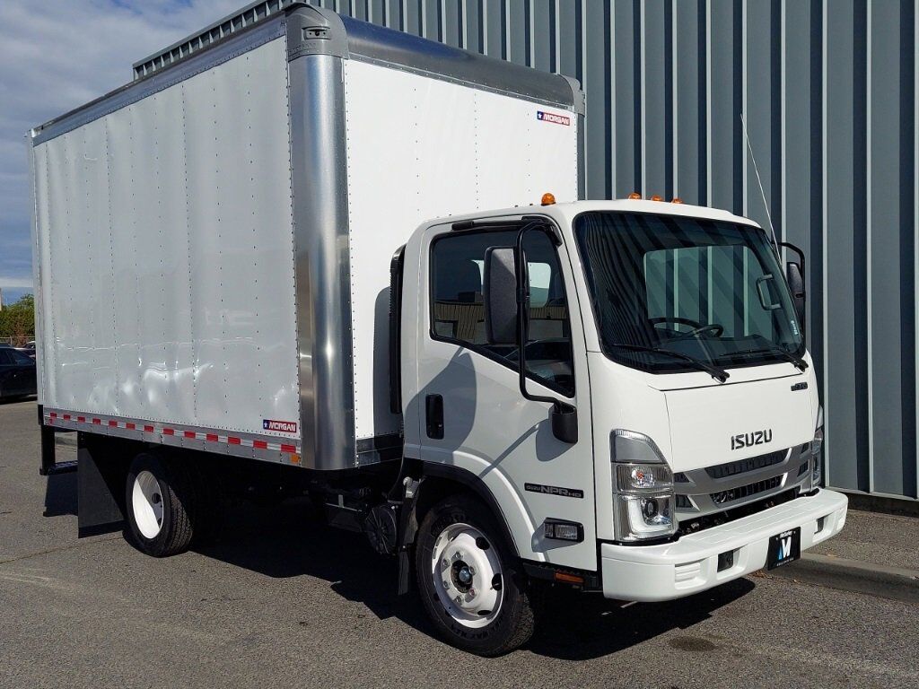 2024 ISUZU NPR-HD