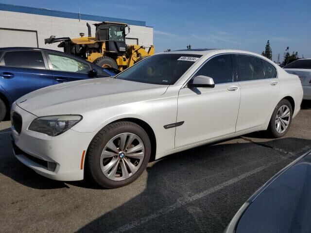 BMW 740i