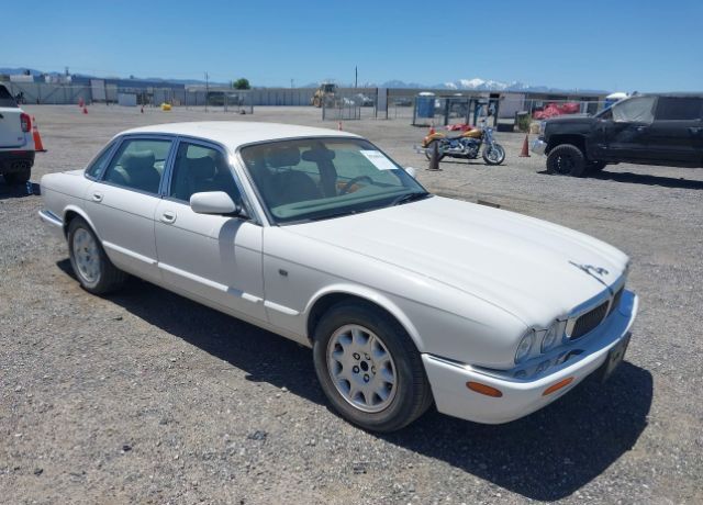 Jaguar XJ8