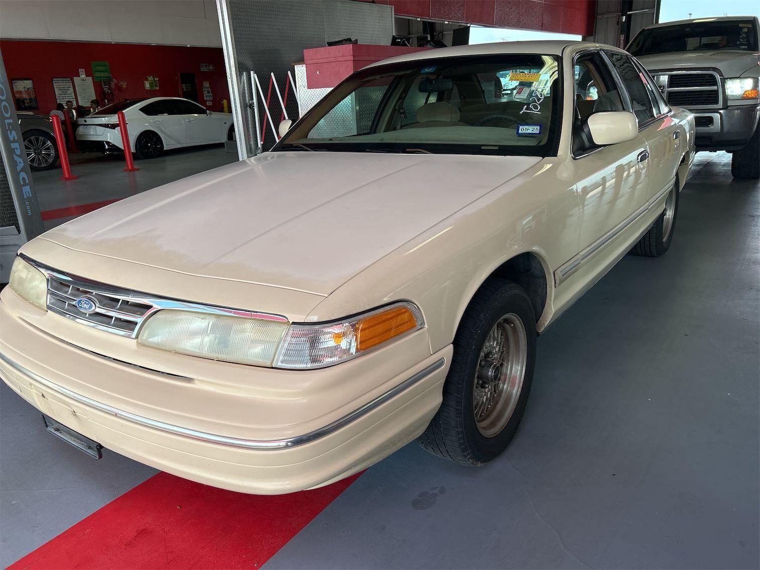Ford Crown Victoria