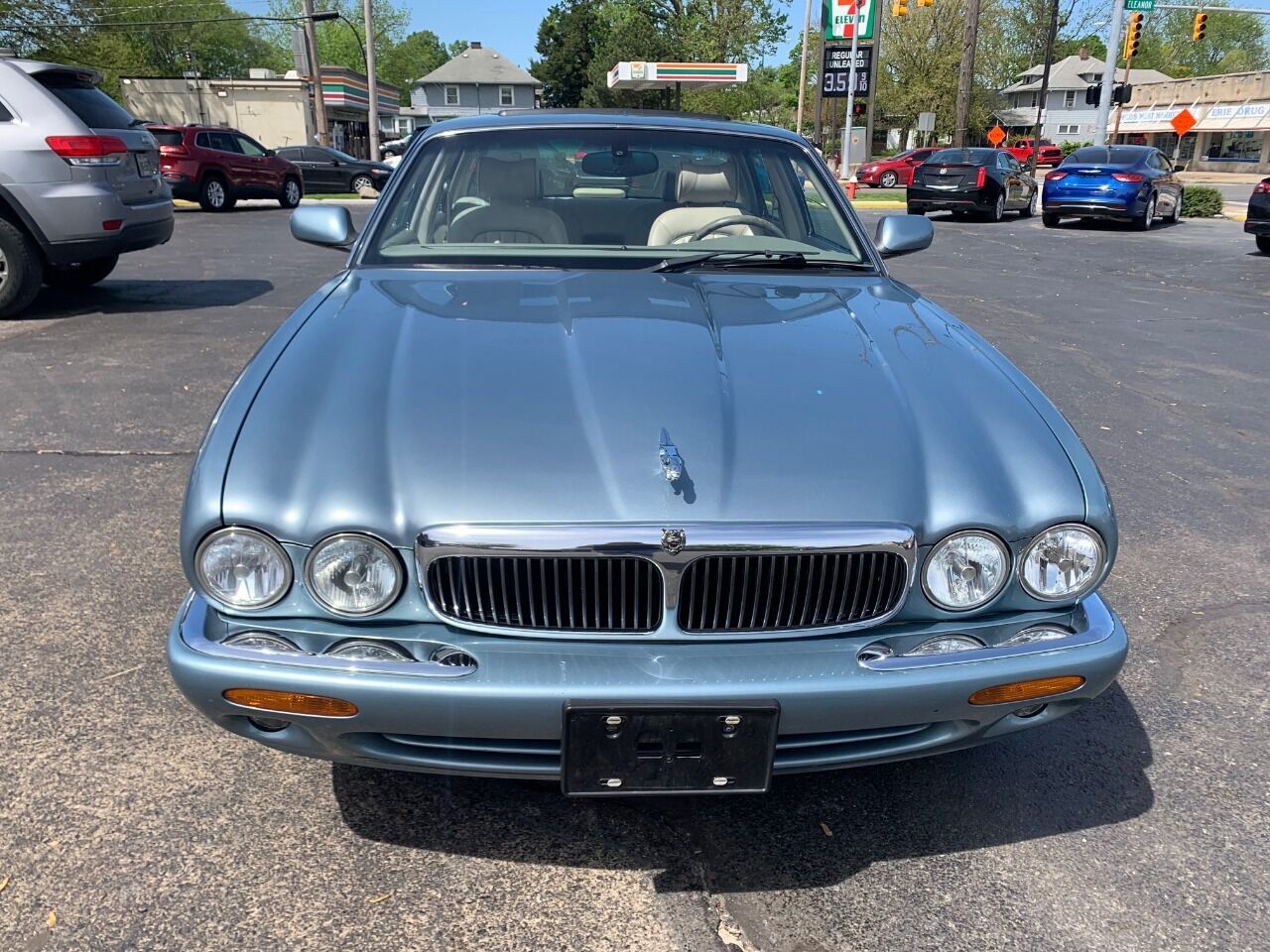 Jaguar XJ8