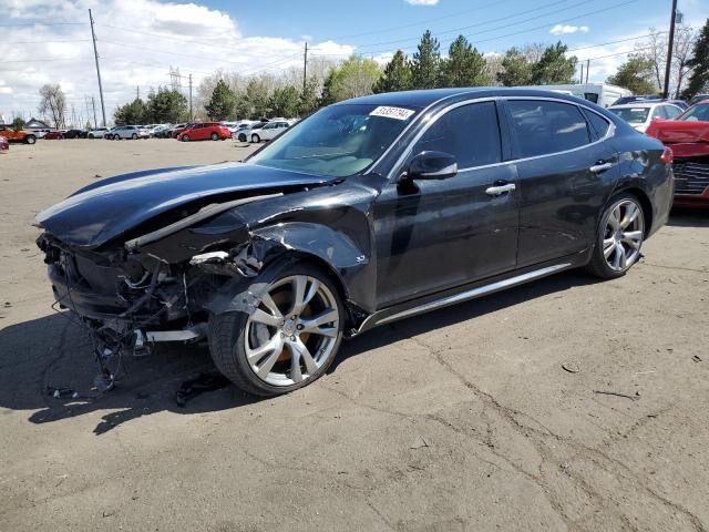 Infiniti Q70L