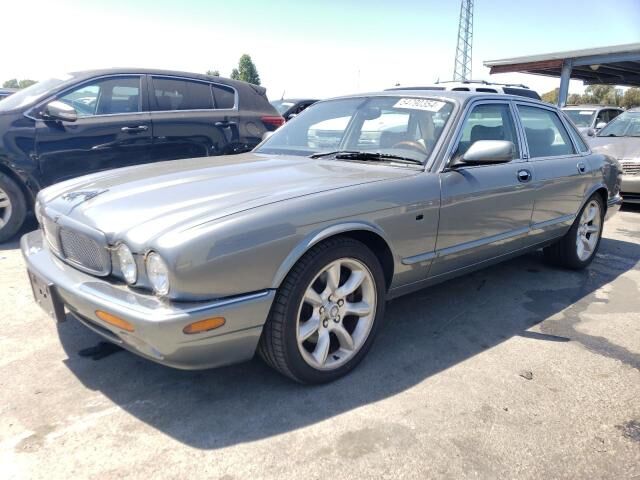 Jaguar XJR