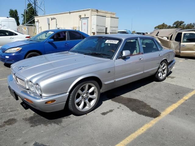 Jaguar XJR