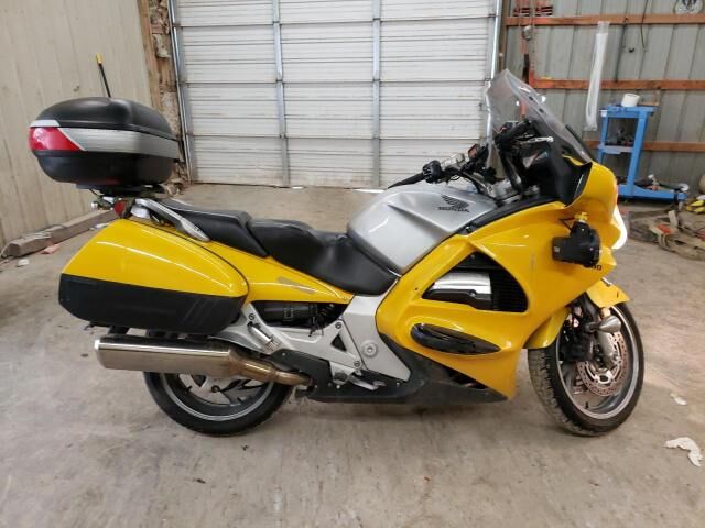 Honda ST1300A
