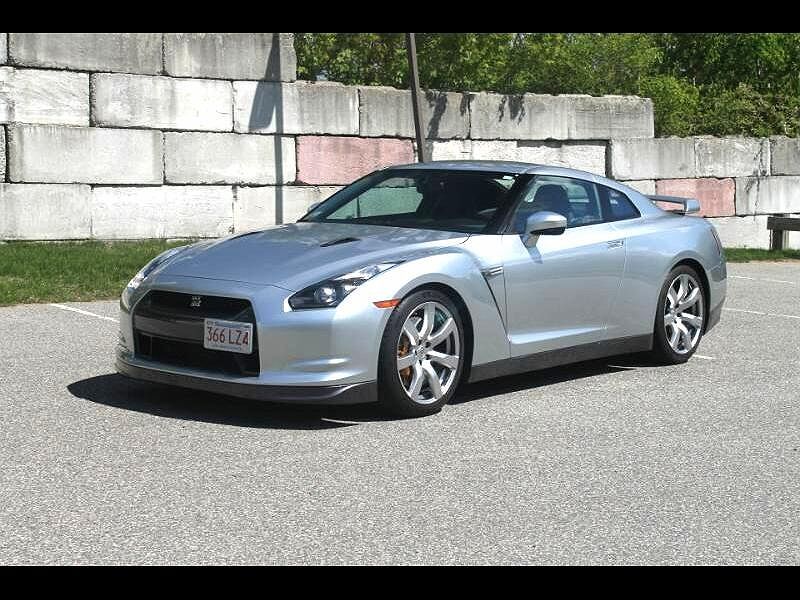Nissan GT-R