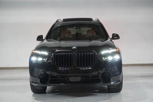 2023 BMW X7