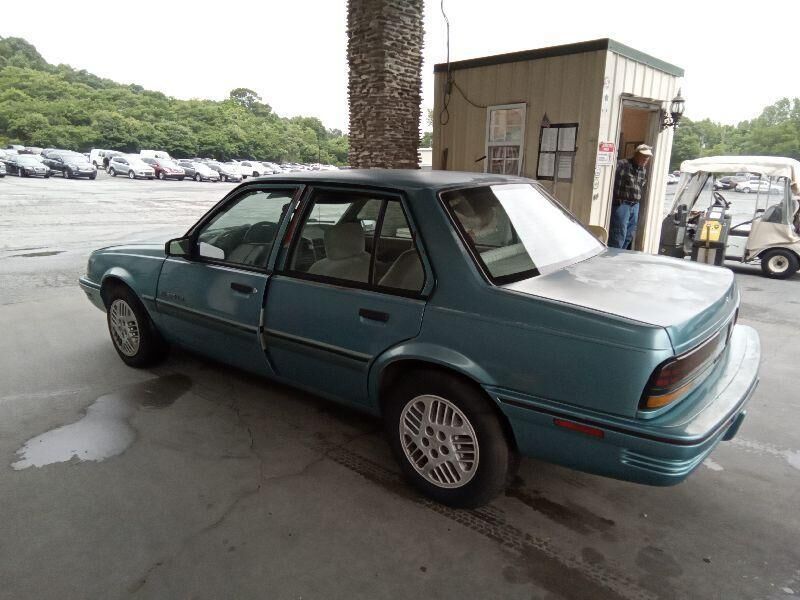 Pontiac Sunbird