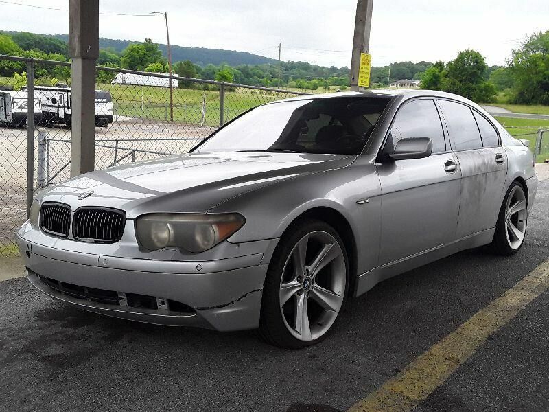 BMW 745i