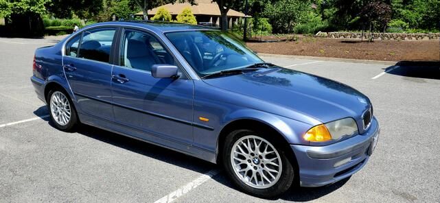 BMW 328i