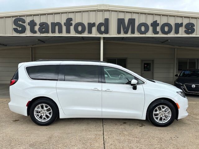 2021 CHRYSLER Voyager