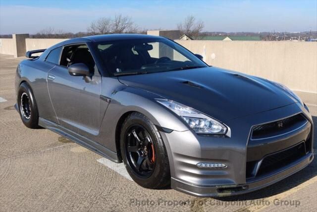 Nissan GT-R