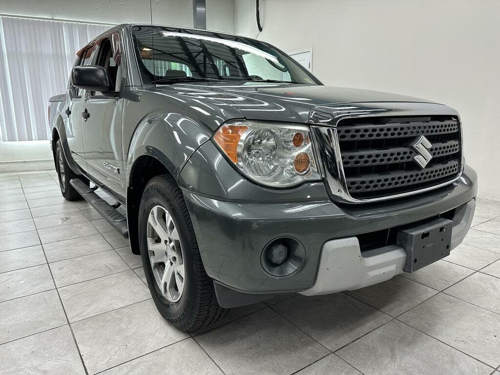 Suzuki Equator