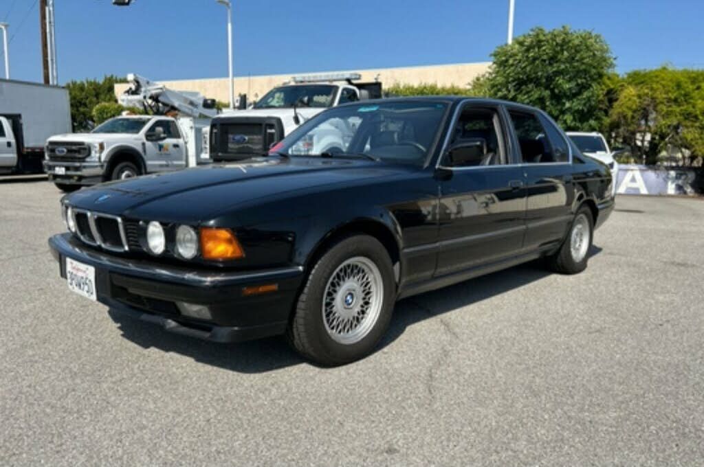 BMW 740i
