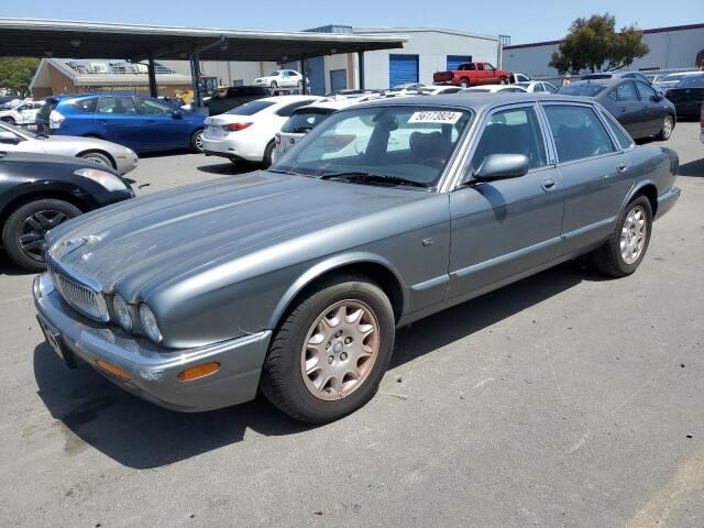 Jaguar XJ8